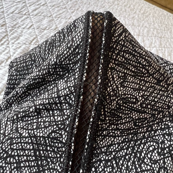 Lululemon hi rise 25” leggings 4 - Picture 6 of 9